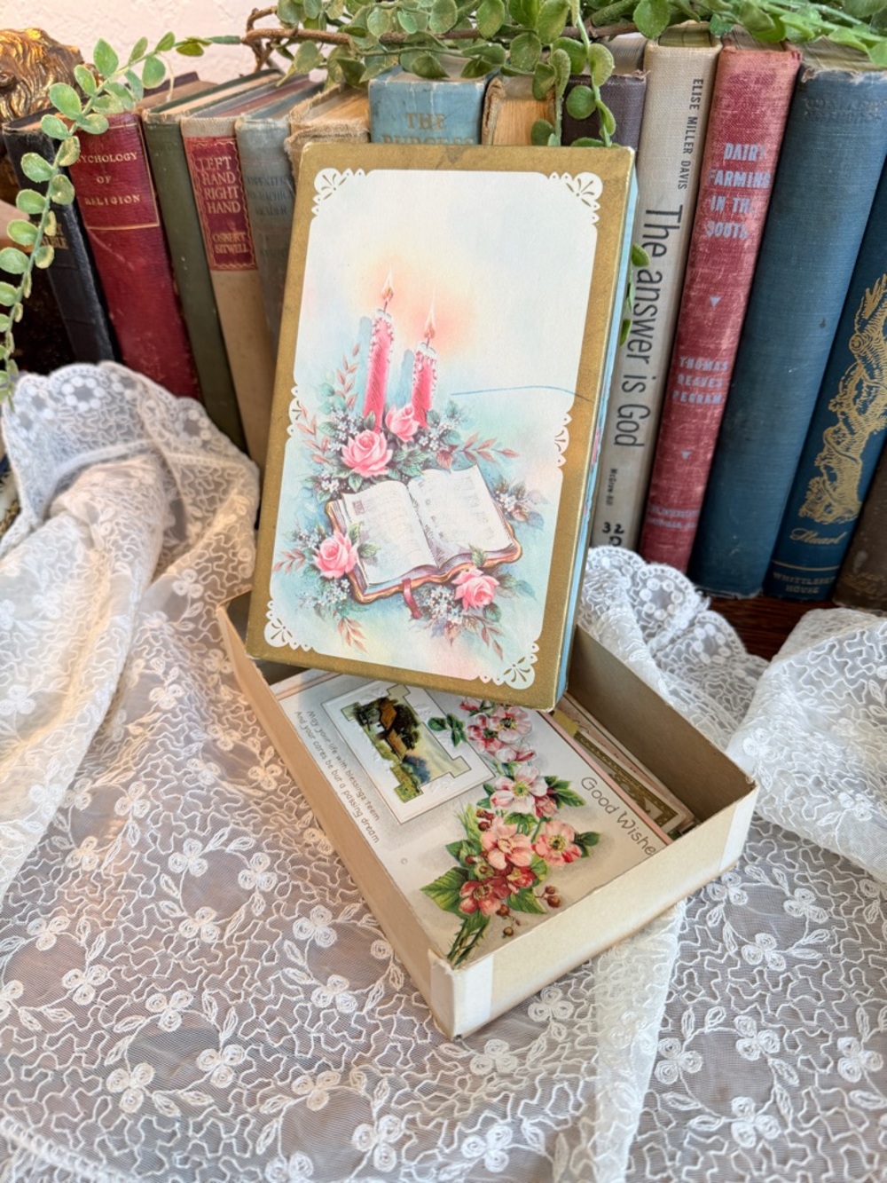 Antique Floral Greeting Card Box with 16 Antique Post Cards 1909-1911 - Picture 5 of 17